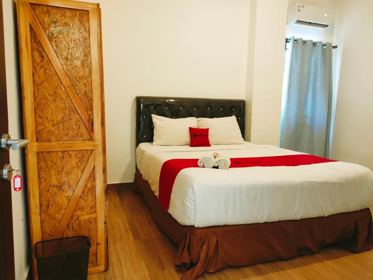 RedDoorz At Sukomanunggal Surabaya Bagian luar foto