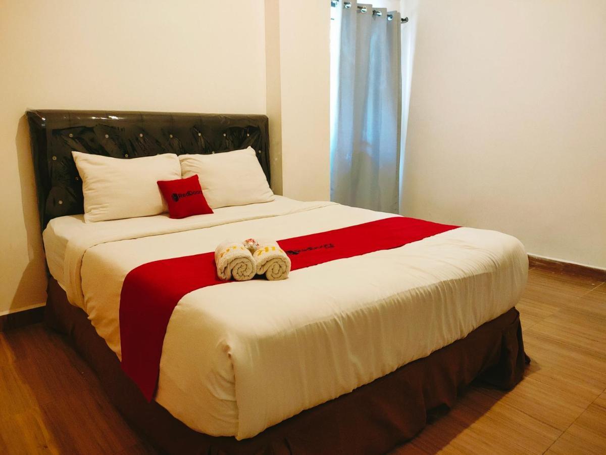 RedDoorz At Sukomanunggal Surabaya Bagian luar foto
