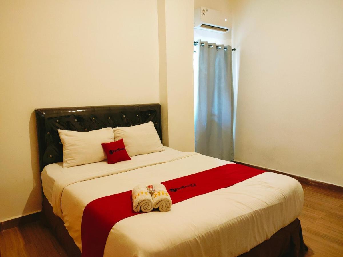 RedDoorz At Sukomanunggal Surabaya Bagian luar foto